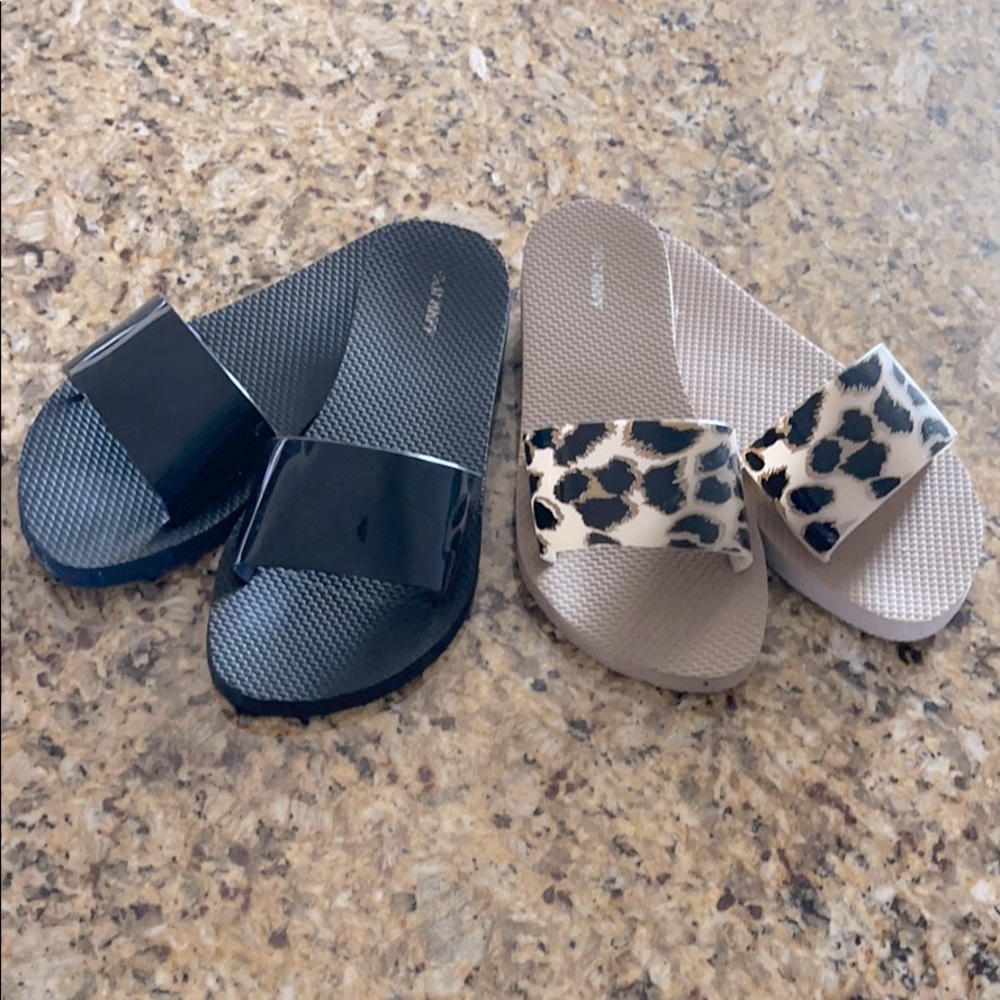 2 pair Old Navy slides